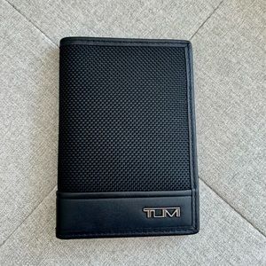 Tumi Mens Wallet Black Textile and Genuine Leather slim bi fold